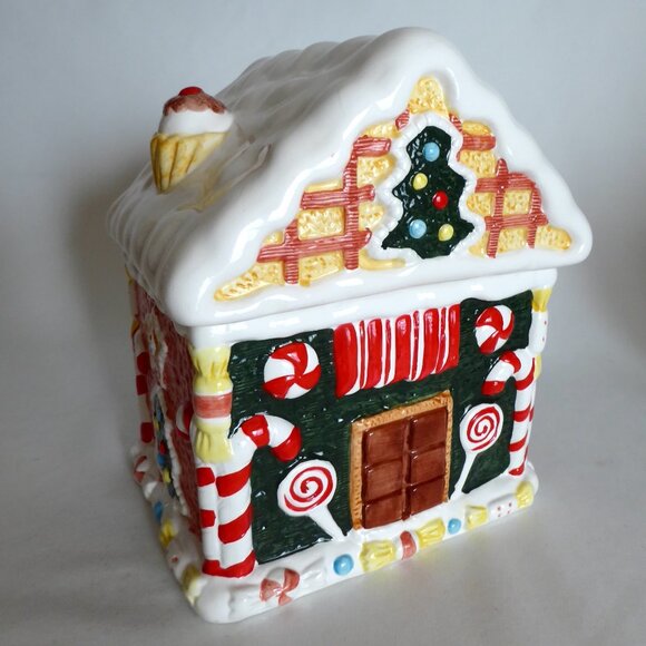 World Bazaar Other - NEW VINTAGE 10” HOLIDAY CHRISTMAS GINGERBREAD HOUSE CERAMIC COOKIE JAR